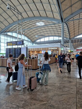 starbucks alicante airport