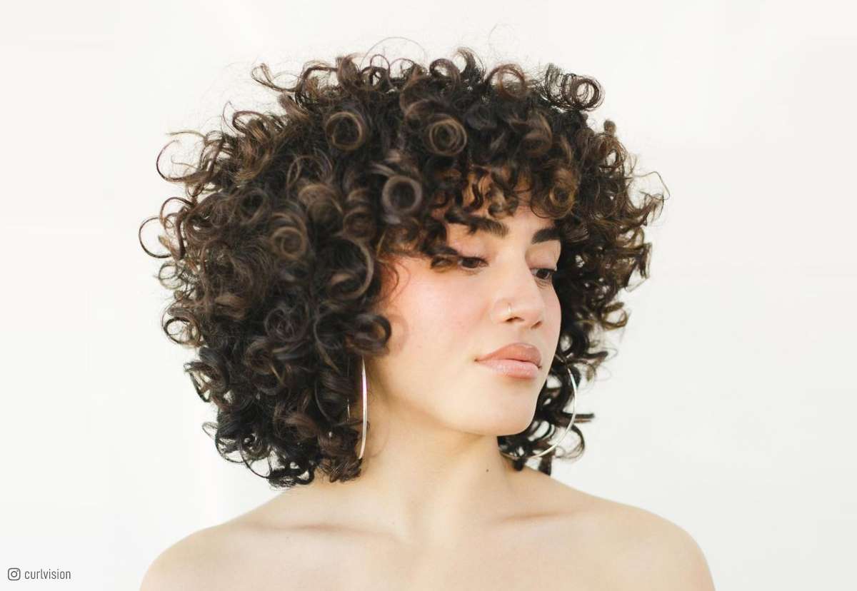 stylish short haircuts for curly hair