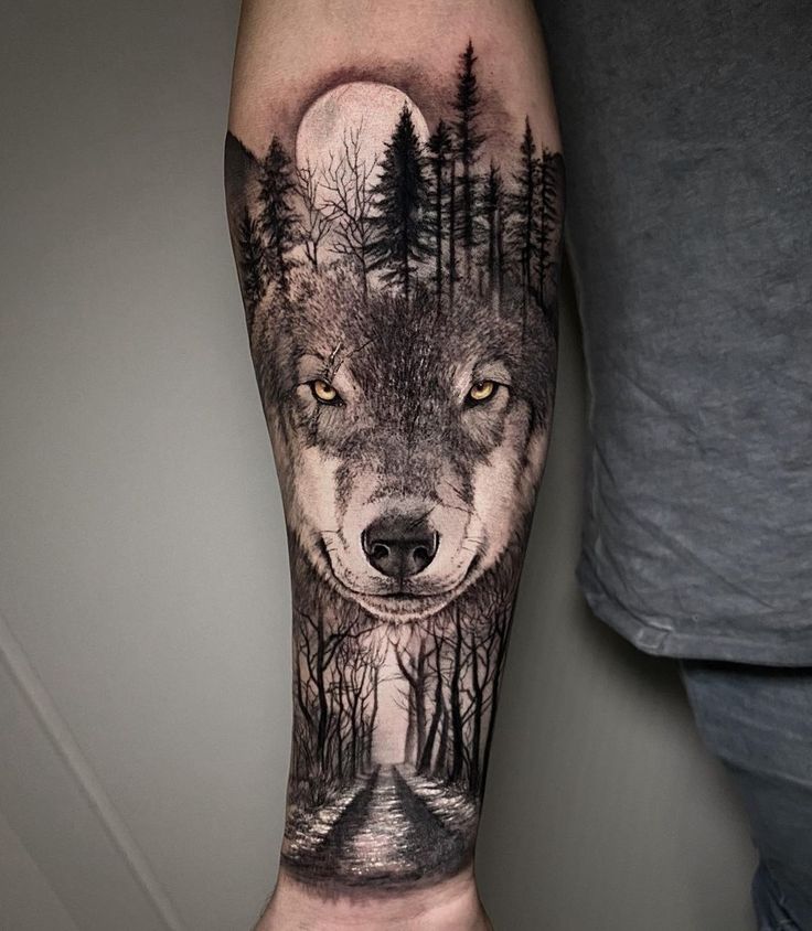 tatuajes de lobos en el brazo