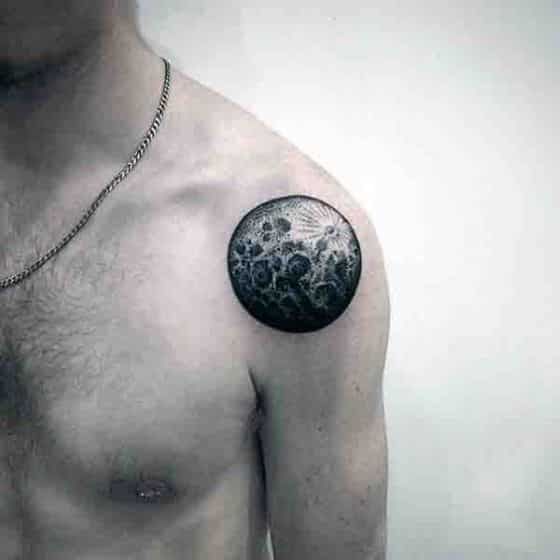 tatuajes de luna para hombres