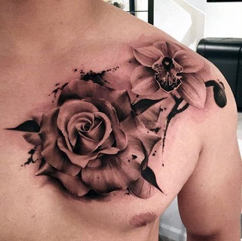 tatuajes de rosas en el pecho para hombres