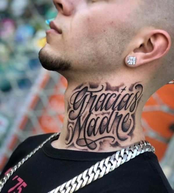 tatuajes lettering cuello