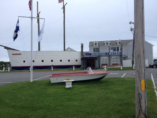 the lobster boat west yarmouth