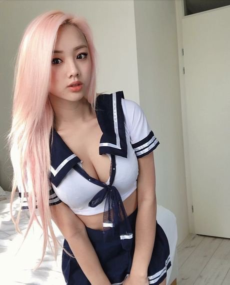 vyvan le nudes