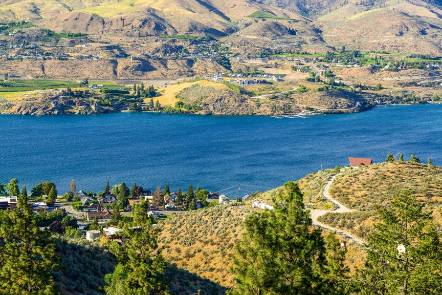 water temp of lake chelan wa